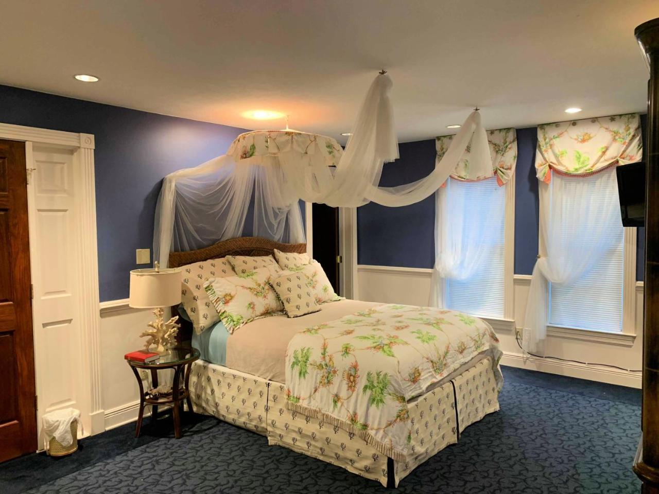 The Lake Manor Bed & Breakfast Morgantown ภายนอก รูปภาพ