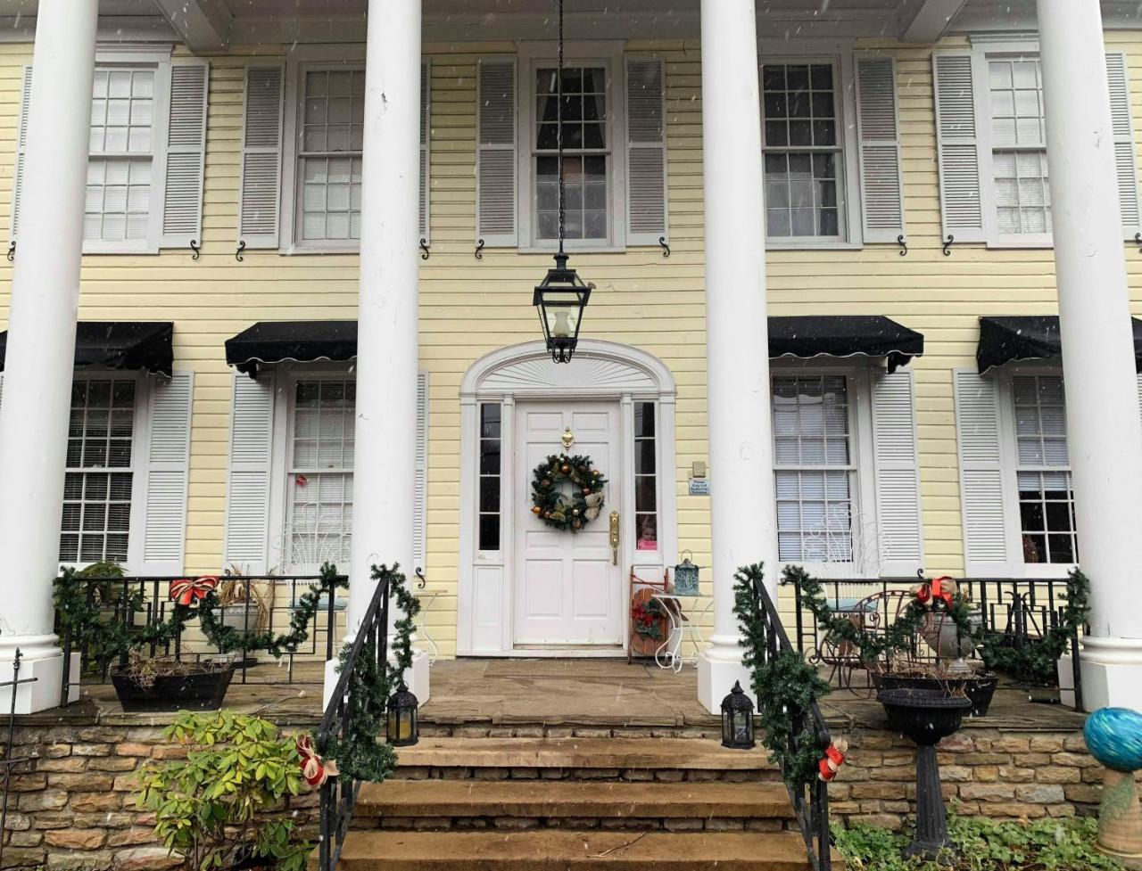 The Lake Manor Bed & Breakfast Morgantown ภายนอก รูปภาพ