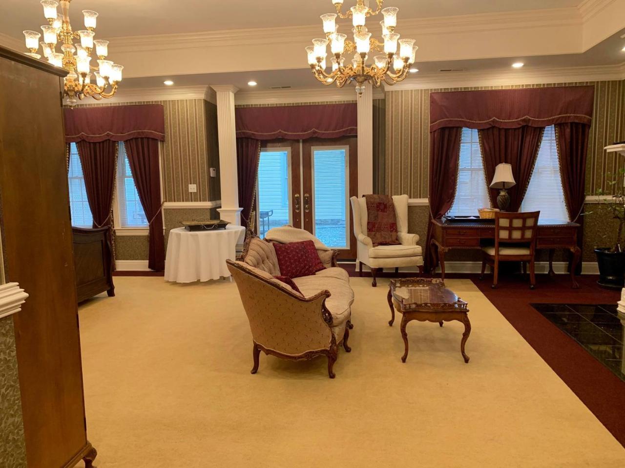 The Lake Manor Bed & Breakfast Morgantown ภายนอก รูปภาพ